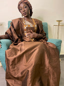 Boubou Nafyssa chocolat shantung brodé doré — tenue africaine mariage BouBouQueens