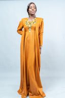 Boubou Noura ocre brodé arabesques florales — tenue africaine cérémonie BouBouQueens